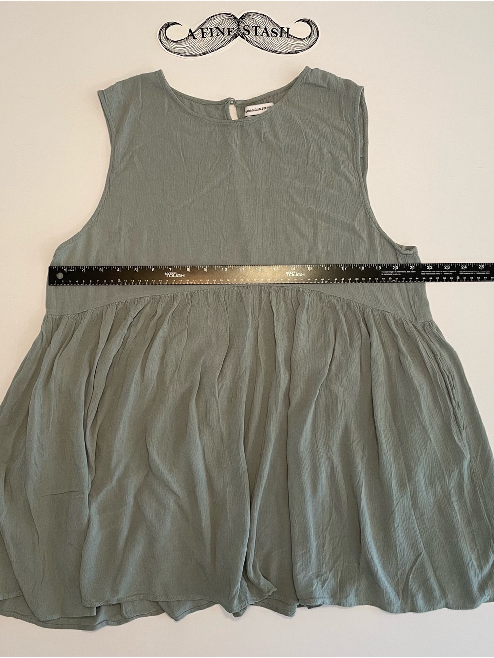 Urban Outfitters Green Pleated Tunic Blouse Round Neck Sleeveless Rayon XL